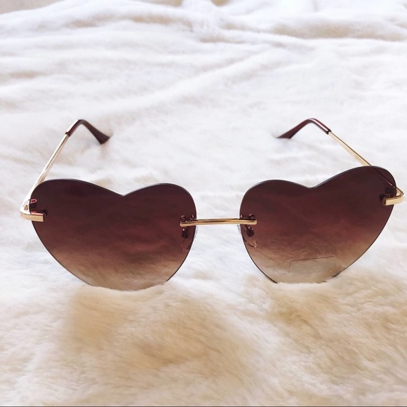 Miley Light Brown Gradient Heart Sunglasses - Picture 8 of 11